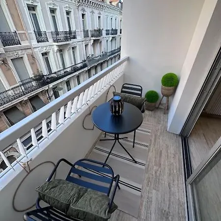 Апартаменты Superbe Avec Balcon Rue D'antibes Канны