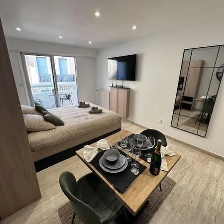Апартаменты Superbe Avec Balcon Rue D'antibes Канны