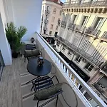 Superbe Avec Balcon Rue D'antibes *
